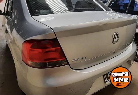 Autos - Volkswagen Voyage 2012 Nafta 183000Km - En Venta