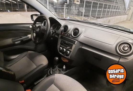 Autos - Volkswagen Voyage 2012 Nafta 183000Km - En Venta