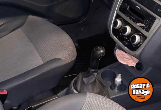 Autos - Volkswagen Voyage 2012 Nafta 183000Km - En Venta