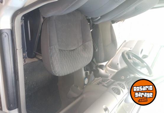 Utilitarios - Renault Kanggo 2006 Nafta 111111Km - En Venta