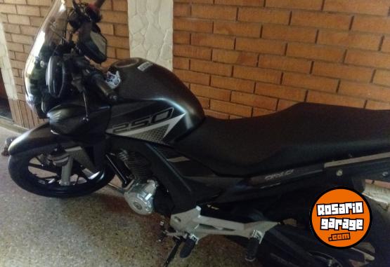 Motos - Honda Twister 250 2023 Nafta 868Km - En Venta