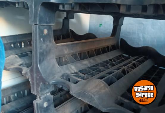 Camiones y Gr�as - MERCEDES BENZ 608 1978 - En Venta