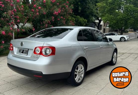 Autos - Volkswagen VENTO 1.9 TDI LUXURY DSG 2010 Diesel 156000Km - En Venta