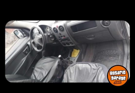 Utilitarios - Peugeot Partner 2014 GNC 240000Km - En Venta