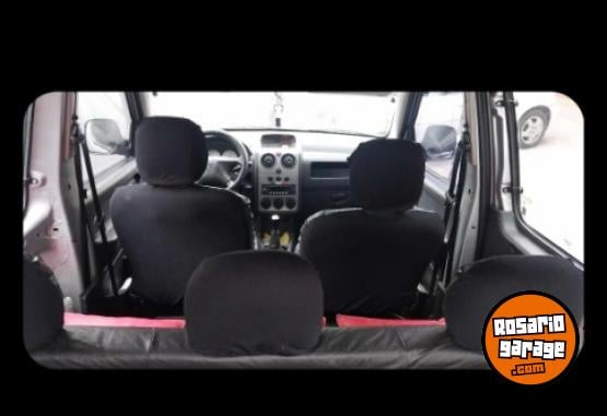 Utilitarios - Peugeot Partner 2014 GNC 240000Km - En Venta