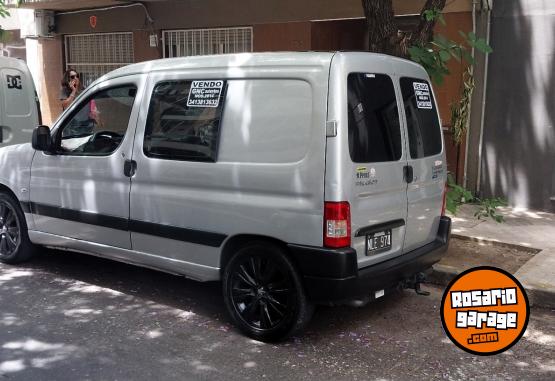 Utilitarios - Peugeot Partner 2014 GNC 240000Km - En Venta