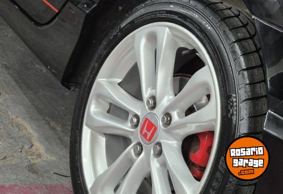 Accesorios para Autos - Llantas 17 civic SI con cubiertas 215/45/17 impecables - En Venta