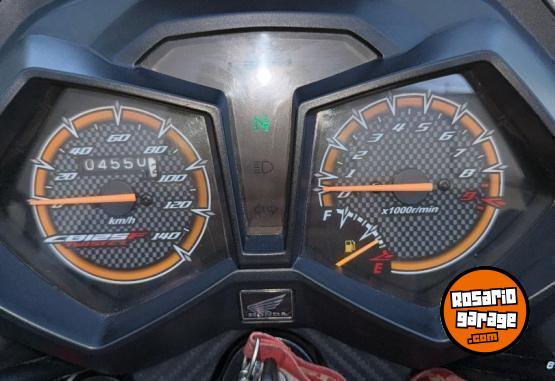 Motos - Honda Twister 125 2024 Nafta 4500Km - En Venta