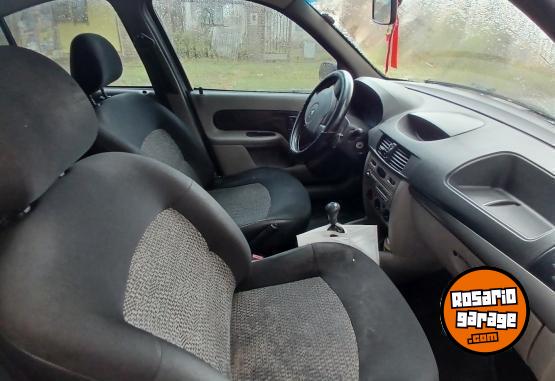 Autos - Renault Symbol 2009 Nafta 240000Km - En Venta