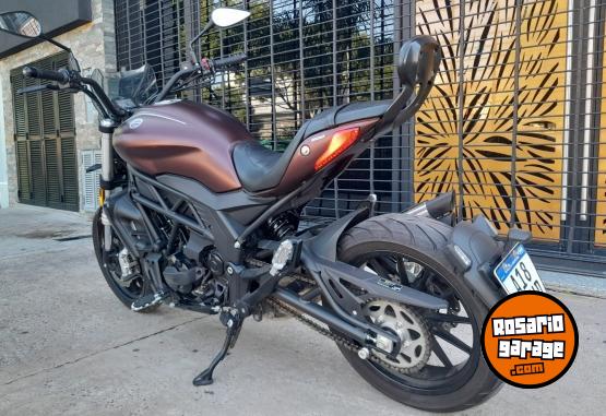 Motos - Benelli C 502 2023 Nafta 10000Km - En Venta