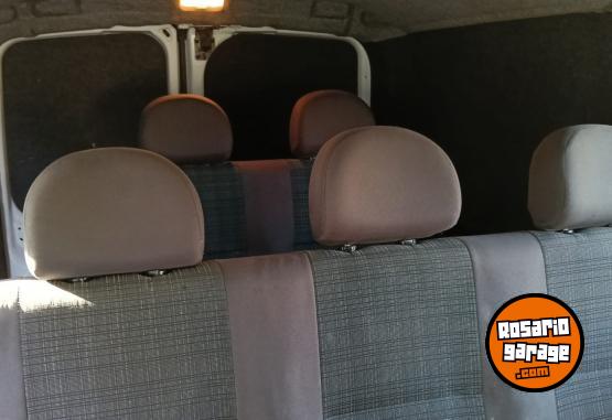 Utilitarios - Peugeot Expert 2011 Diesel 206000Km - En Venta