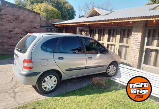 Autos - Renault Scenic 2010 Nafta 229000Km - En Venta