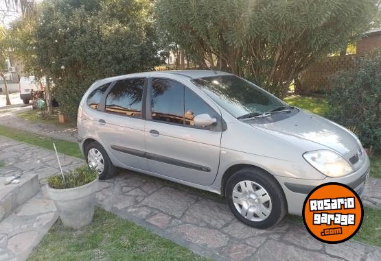 Autos - Renault Scenic 2010 Nafta 229000Km - En Venta
