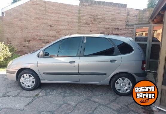 Autos - Renault Scenic 2010 Nafta 229000Km - En Venta