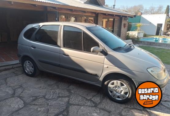 Autos - Renault Scenic 2010 Nafta 229000Km - En Venta