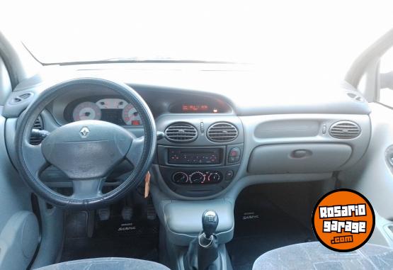 Autos - Renault Scenic 2010 Nafta 229000Km - En Venta