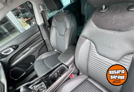 Autos - Chrysler COMANDER 1.3 LIMITED 2025 Nafta - En Venta