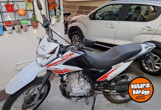 Motos - Corven Triax 250 2023 Nafta 6600Km - En Venta