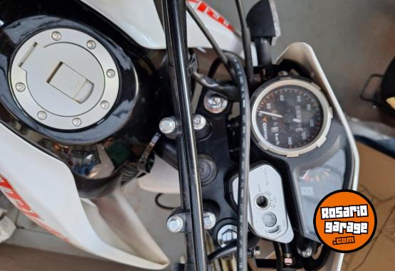 Motos - Corven Triax 250 2023 Nafta 6600Km - En Venta