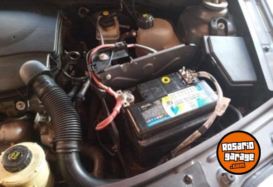 Autos - Renault LOGAN PH2 2010 Nafta 111111Km - En Venta