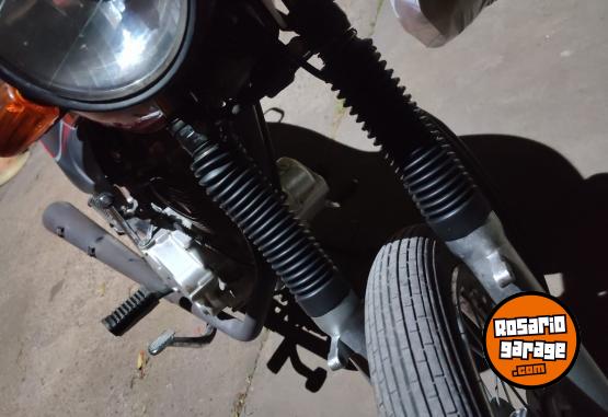 Motos - Corven Hunter 2024 Nafta 12000Km - En Venta