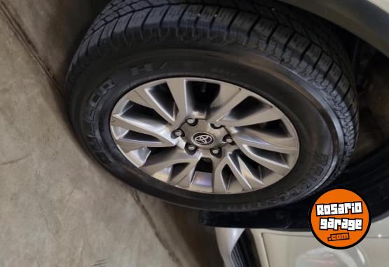 Camionetas - Toyota SW4 SRX 2.8L 4X4 AT 2021 2021 Diesel 150000Km - En Venta