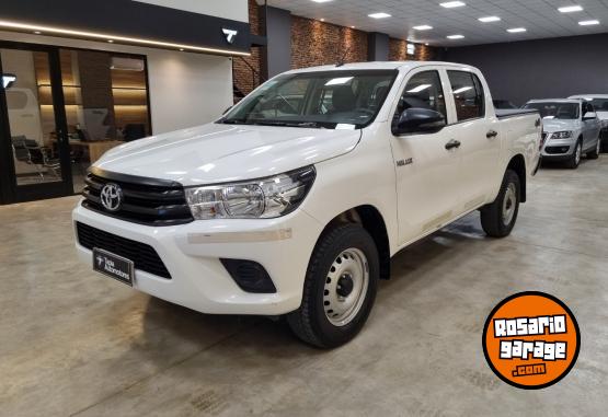 Camionetas - Toyota HILUX DC DX 2.4L 4X4 2020 Diesel 180000Km - En Venta