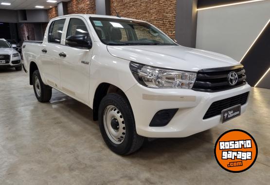 Camionetas - Toyota HILUX DC DX 2.4L 4X4 2020 Diesel 180000Km - En Venta