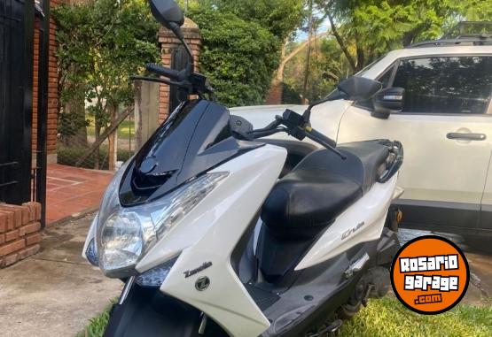 Motos - Zanella Cruiser X 150cc 2023 Nafta 10100Km - En Venta