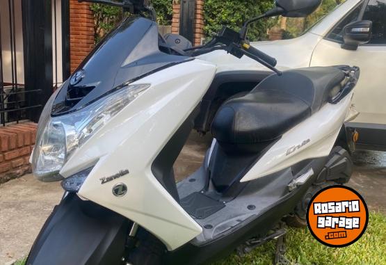 Motos - Zanella Cruiser X 150cc 2023 Nafta 10100Km - En Venta