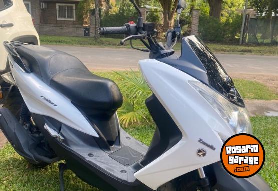 Motos - Zanella Cruiser X 150cc 2023 Nafta 10100Km - En Venta