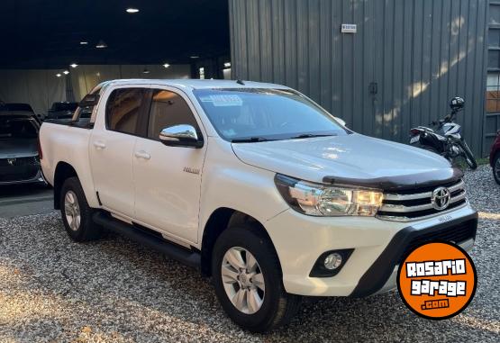 Camionetas - Toyota Hilux Srv PACK 4x2 2017 Diesel 139000Km - En Venta