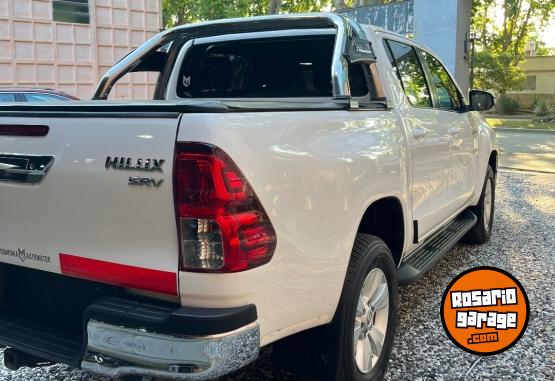 Camionetas - Toyota Hilux Srv PACK 4x2 2017 Diesel 139000Km - En Venta