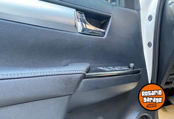 Camionetas - Toyota Hilux Srv PACK 4x2 2017 Diesel 139000Km - En Venta