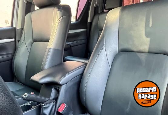 Camionetas - Toyota Hilux Srv PACK 4x2 2017 Diesel 139000Km - En Venta