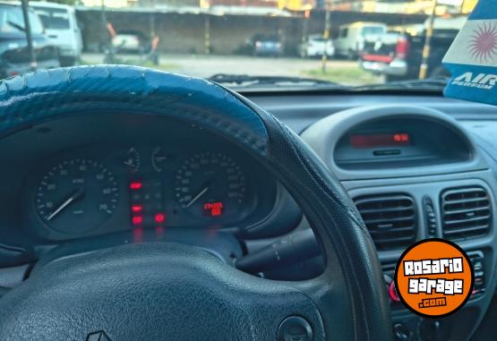 Autos - Renault Clio 2001 Nafta 175000Km - En Venta