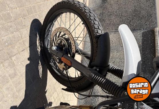Motos - Royal Enfield Himalayan 411 2024 Nafta 6000Km - En Venta