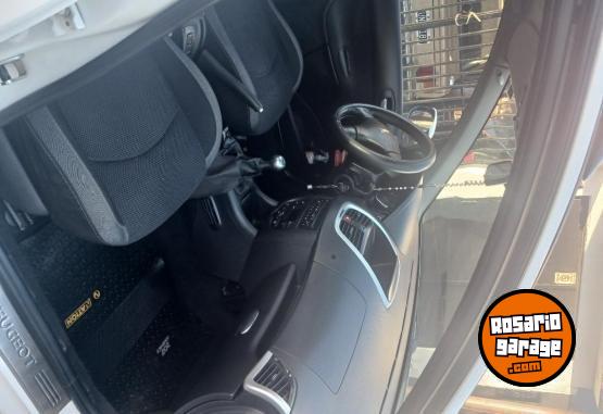 Autos - Peugeot 207 2010 Nafta 120000Km - En Venta