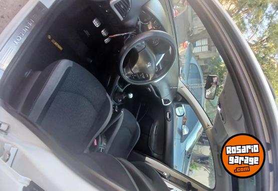 Autos - Peugeot 207 2010 Nafta 120000Km - En Venta