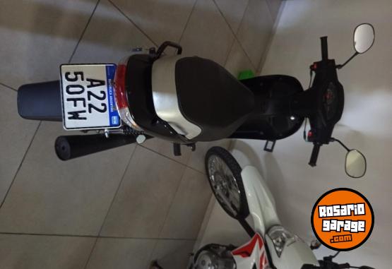 Motos - Motomel BLITZ 2024 Nafta 2500Km - En Venta
