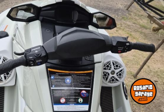 Embarcaciones - Moto de agua Yamaha vx cruiser 1900 2025 - En Venta