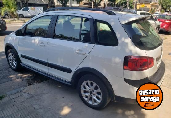 Autos - Volkswagen SURAN CROSS 2014 GNC 200000Km - En Venta