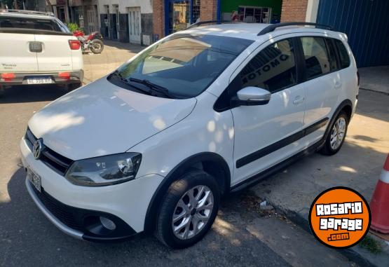 Autos - Volkswagen SURAN CROSS 2014 GNC 200000Km - En Venta
