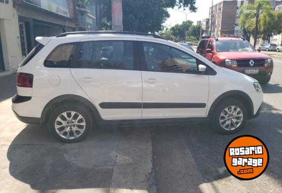 Autos - Volkswagen SURAN CROSS 2014 GNC 200000Km - En Venta