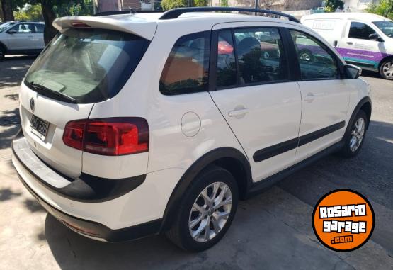 Autos - Volkswagen SURAN CROSS 2014 GNC 200000Km - En Venta