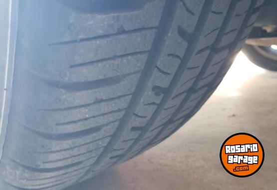 Autos - Volkswagen SURAN CROSS 2014 GNC 200000Km - En Venta