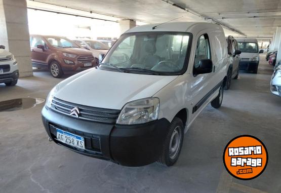 Utilitarios - Citroen BERLINGO FURGON 2023 Nafta 20000Km - En Venta