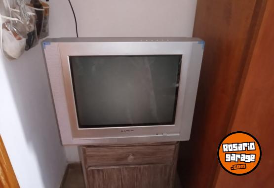 Hogar - Televisor Firstline - En Venta