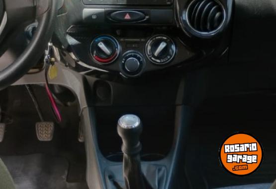 Autos - Toyota Etios 2015 Nafta 200000Km - En Venta