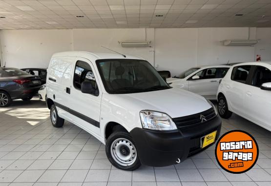 Utilitarios - Citroen Berlingo Furgon 2023 Nafta 24000Km - En Venta